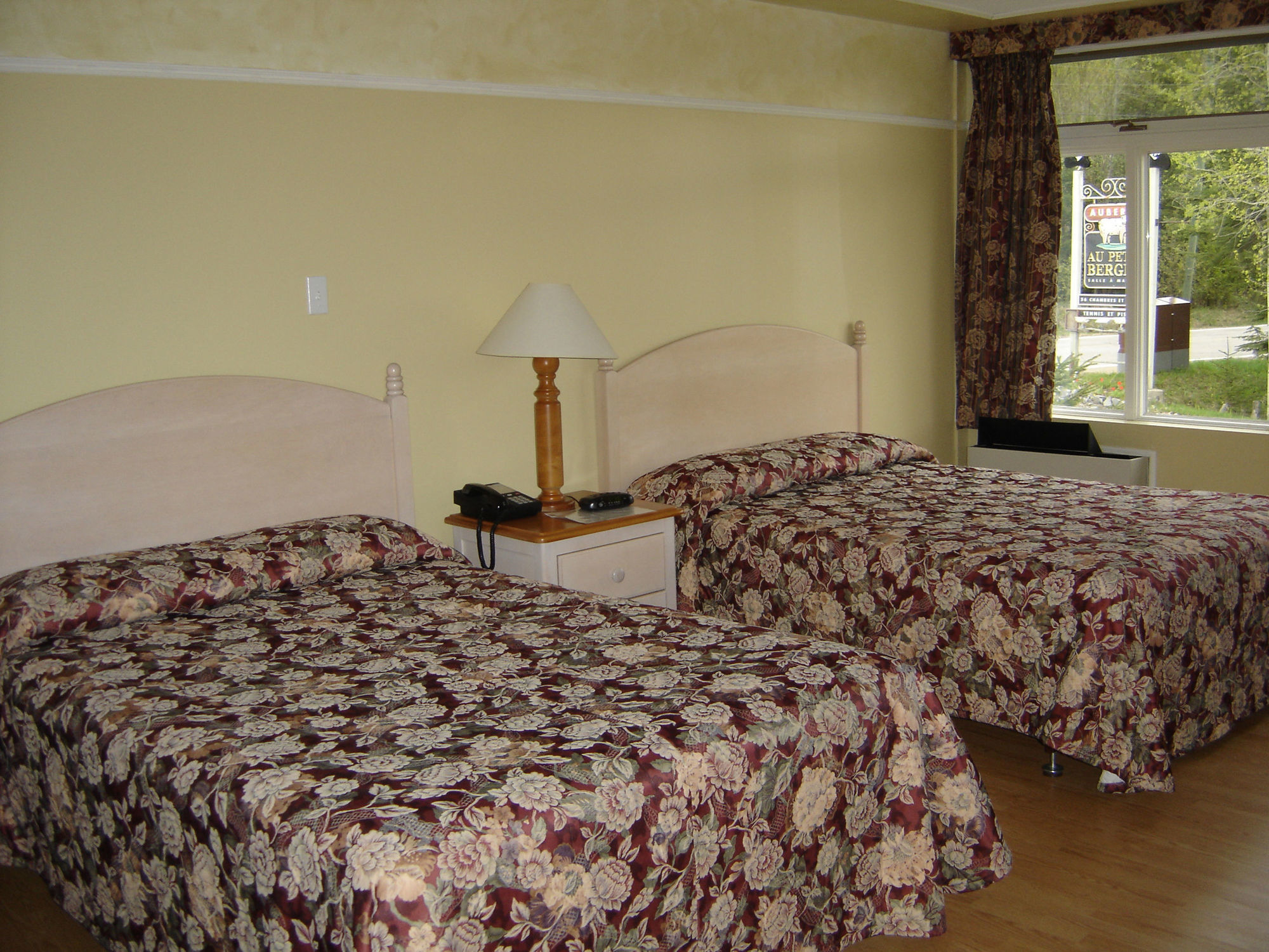 Hotel Au Petit Berger La Malbaie Kültér fotó