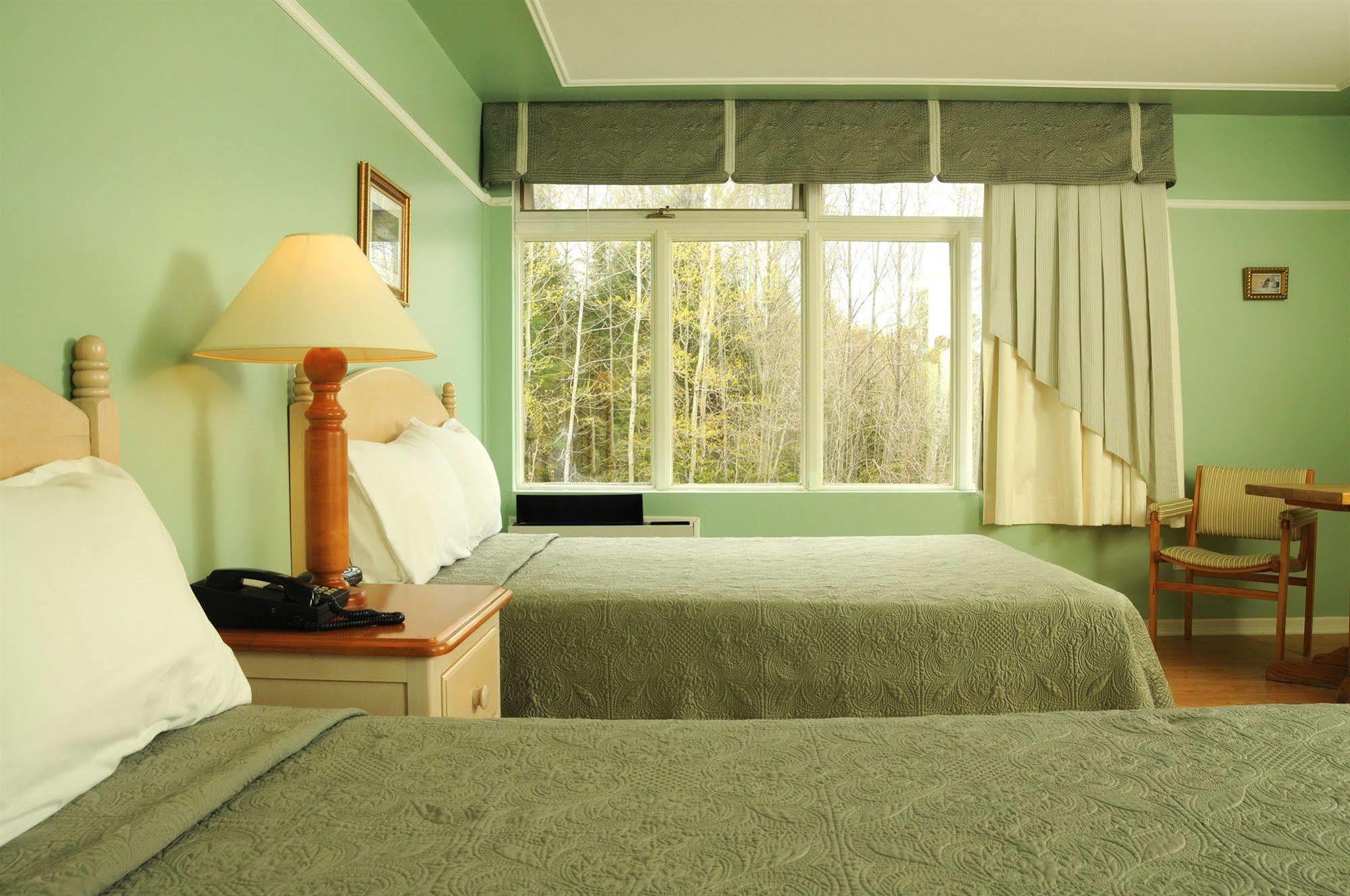 Hotel Au Petit Berger La Malbaie Kültér fotó